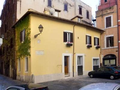 لا جنسُلا این تراستور