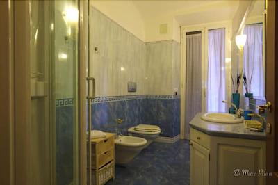 ب اند ب تویس