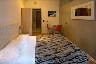 ب اند ب تویس