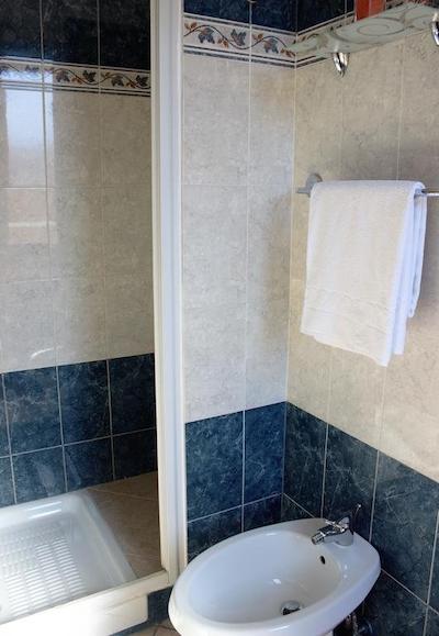 سیت اترنا بد اند بریکفاست