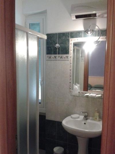 سیت اترنا بد اند بریکفاست