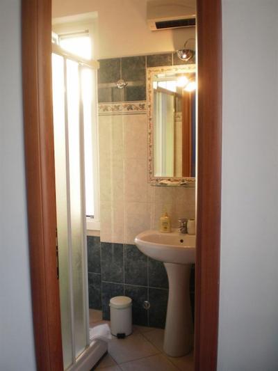 سیت اترنا بد اند بریکفاست