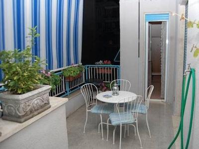 ا روم فر هلید