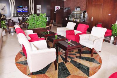 اوان اجمان سویتز هتل