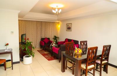 اوان اجمان سویتز هتل