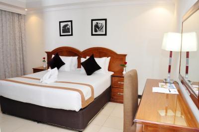 اوان اجمان سویتز هتل