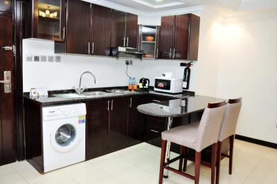 اوان اجمان سویتز هتل