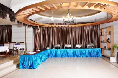 اوان اجمان سویتز هتل