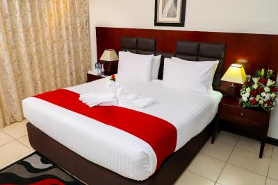 اوان اجمان سویتز هتل