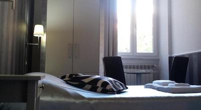 ناونا نیس روم