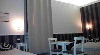 ناونا نیس روم