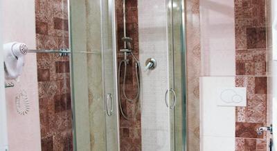 ناونا نیس روم