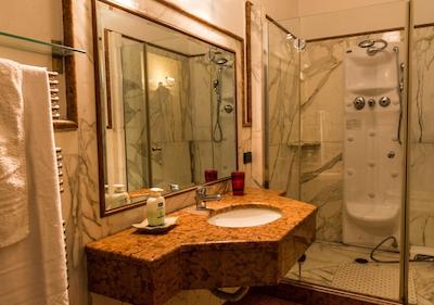 مارتینا اپارتمنت-پیازا دل پپلو