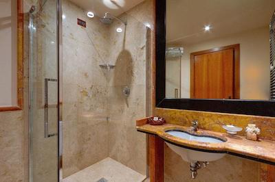 رسیدنزارماسنترو