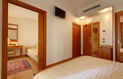 رسیدنزارماسنترو