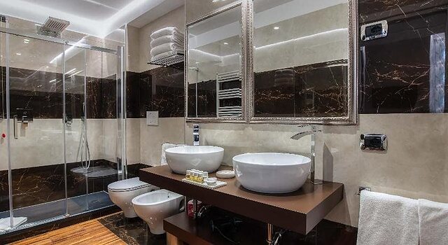 ای تر مسهتیری گوست هوس