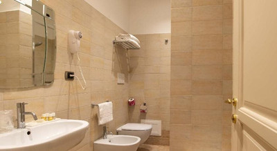 ای تر مسهتیری گوست هوس