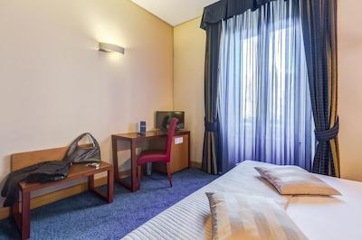 رواتی گوست هوس