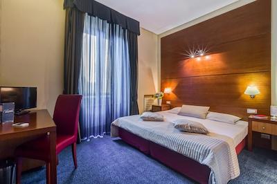 رواتی گوست هوس