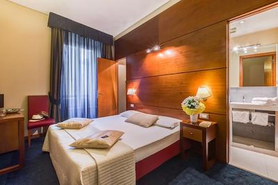 رواتی گوست هوس