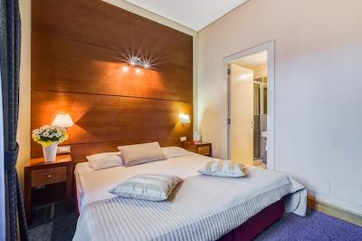 رواتی گوست هوس