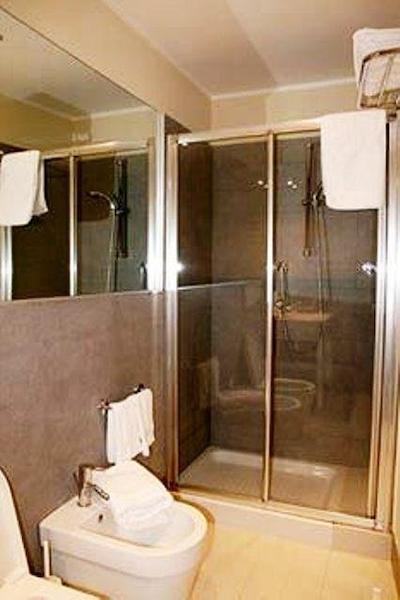 رواتی گوست هوس