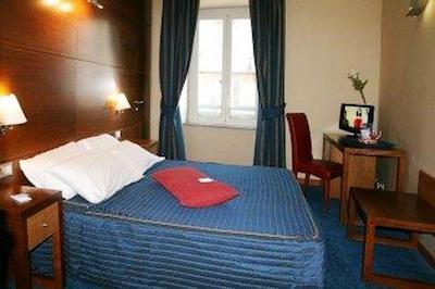 رواتی گوست هوس