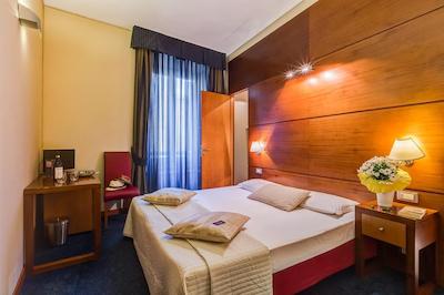 رواتی گوست هوس