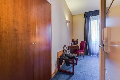 رواتی گوست هوس