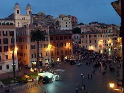 پیازا دی اسپانا سویتز