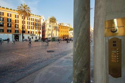 پیازا دی اسپانا سویتز