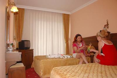 هتل هرا بیچ