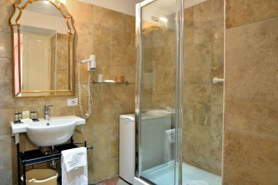 هتل ل کلاریس آل پاندئون