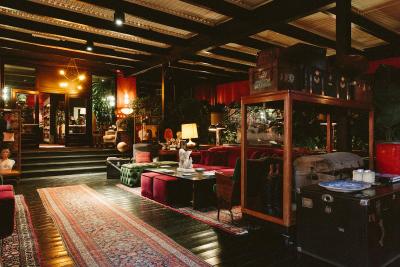 د یارد سویت اند دپندانس