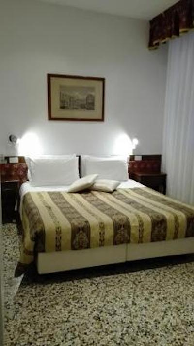 لکاندا کاسا پترارکا