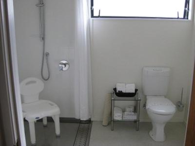 اوکلاند نومارکت متل