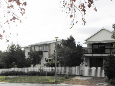 لاوندر هیل گوست هوس