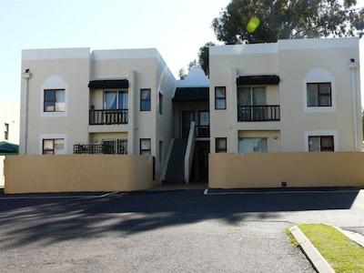 سرنجتی سلف کاترینگ ونیتز