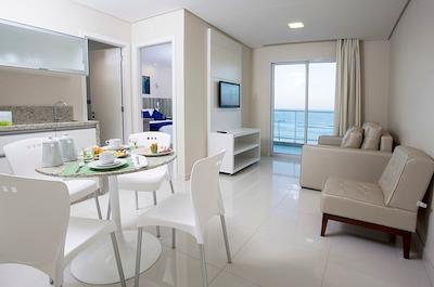 اسلاویرو اسنتیال فلریانپلیز اینگلسز اککوامار