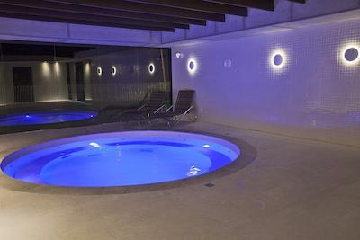 اسلاویرو اسنتیال فلریانپلیز اینگلسز اککوامار