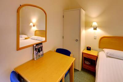 رلاند اپسُم متل