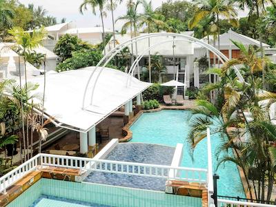 د ریف هوس پالم کو-مگالری بای سُفیتل