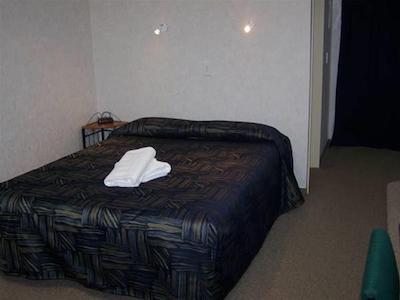 پارکلاندز متل