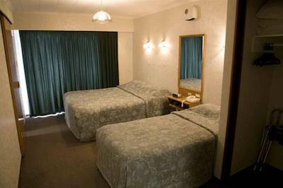 پارکلاندز متل