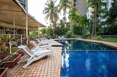 دوبل تری بای هیلتون داروین