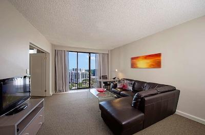 دوبل تری بای هیلتون داروین