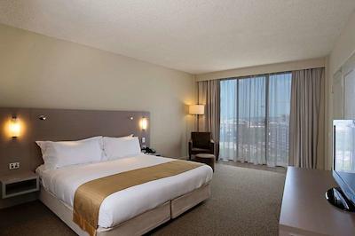 دوبل تری بای هیلتون داروین