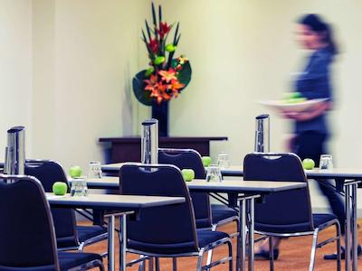 د اسوانستون هتل ملبورن گراند مرکور