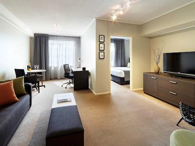 د اسوانستون هتل ملبورن گراند مرکور