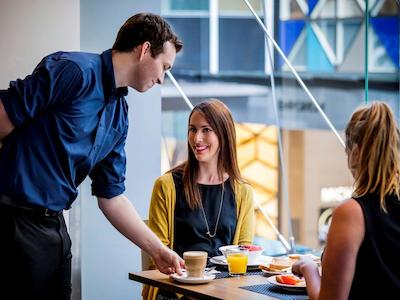 د اسوانستون هتل ملبورن گراند مرکور